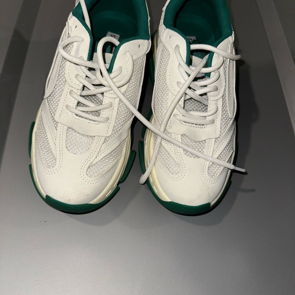 Steve Madden White and Green Athletic Shoes Possession